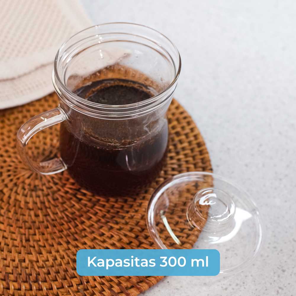 One Two Cups Cangkir Teh Saringan Kaca Tahan Panas Infuser Mug 300ml hadir untuk Anda yang ingin menikmati teh tanpa ribet. 